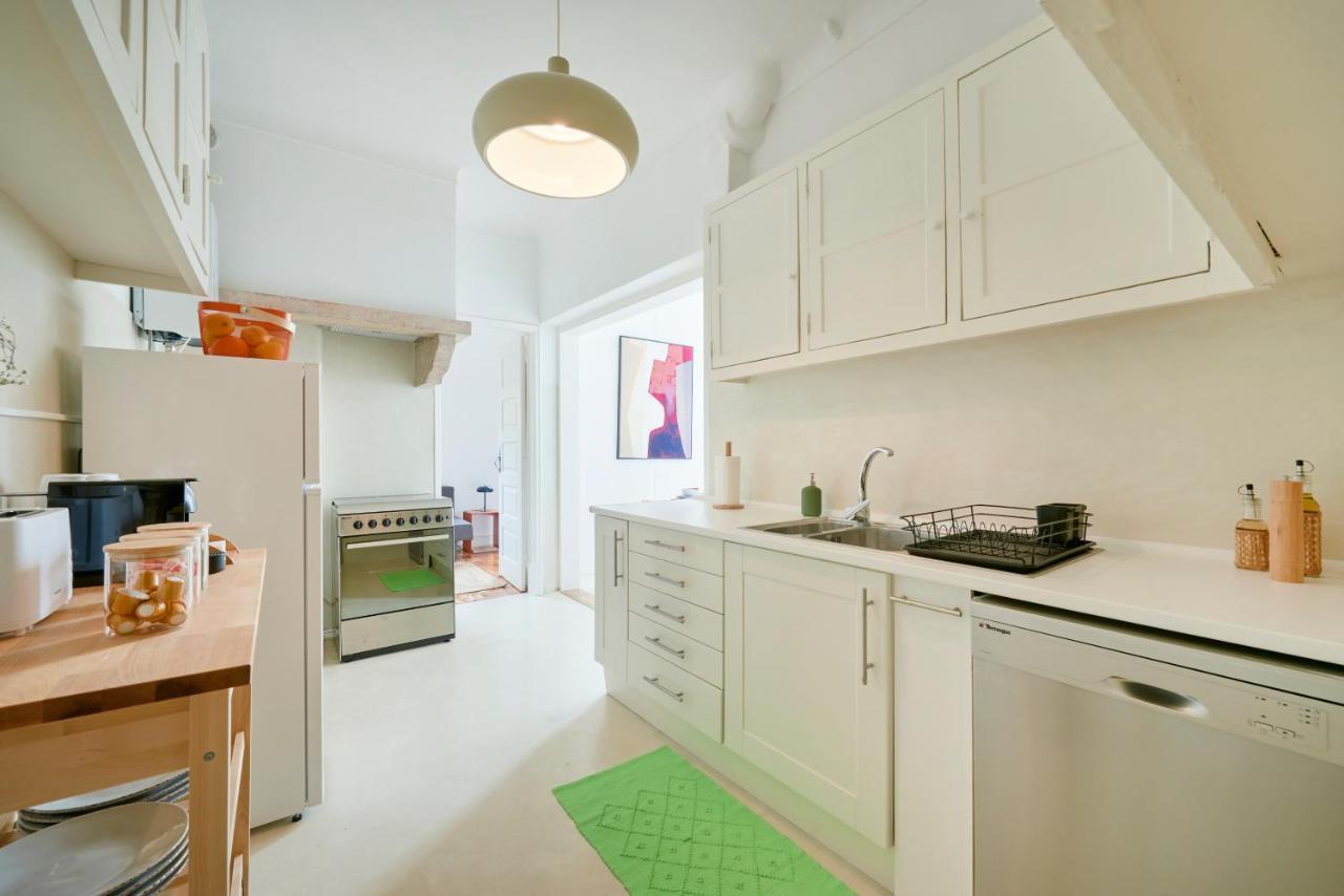 Light-Filled & Renovated Apartment, By Timecooler Lisbon Exterior photo