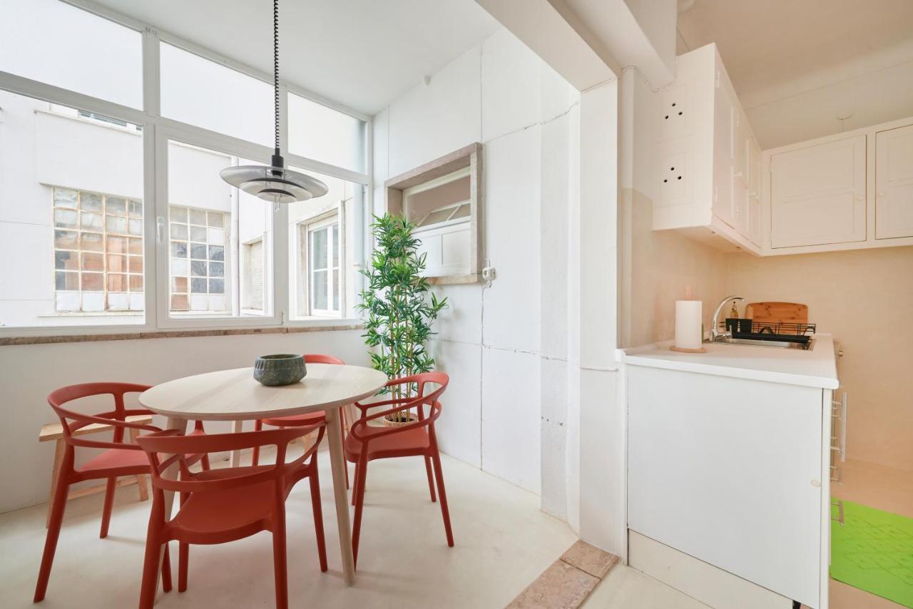Light-Filled & Renovated Apartment, By Timecooler Lisbon Exterior photo