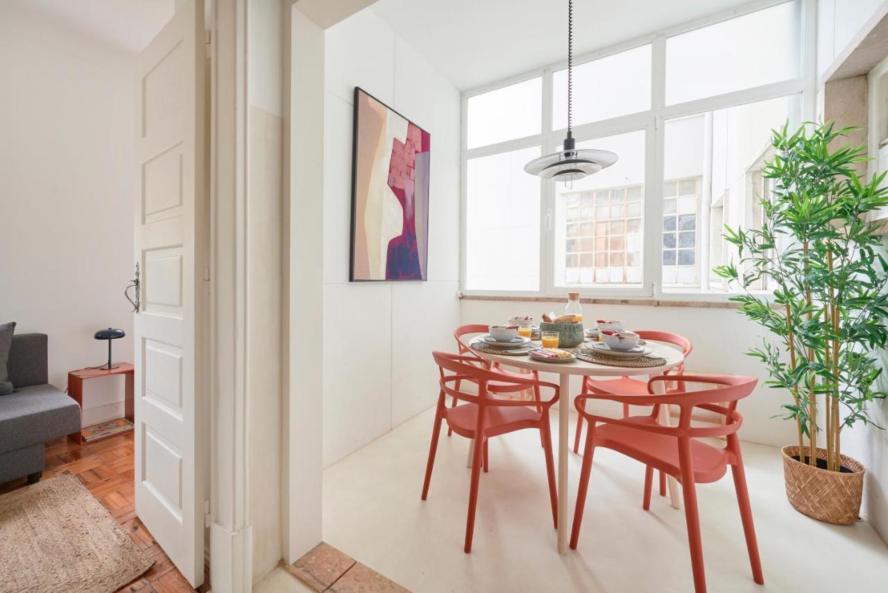 Light-Filled & Renovated Apartment, By Timecooler Lisbon Exterior photo
